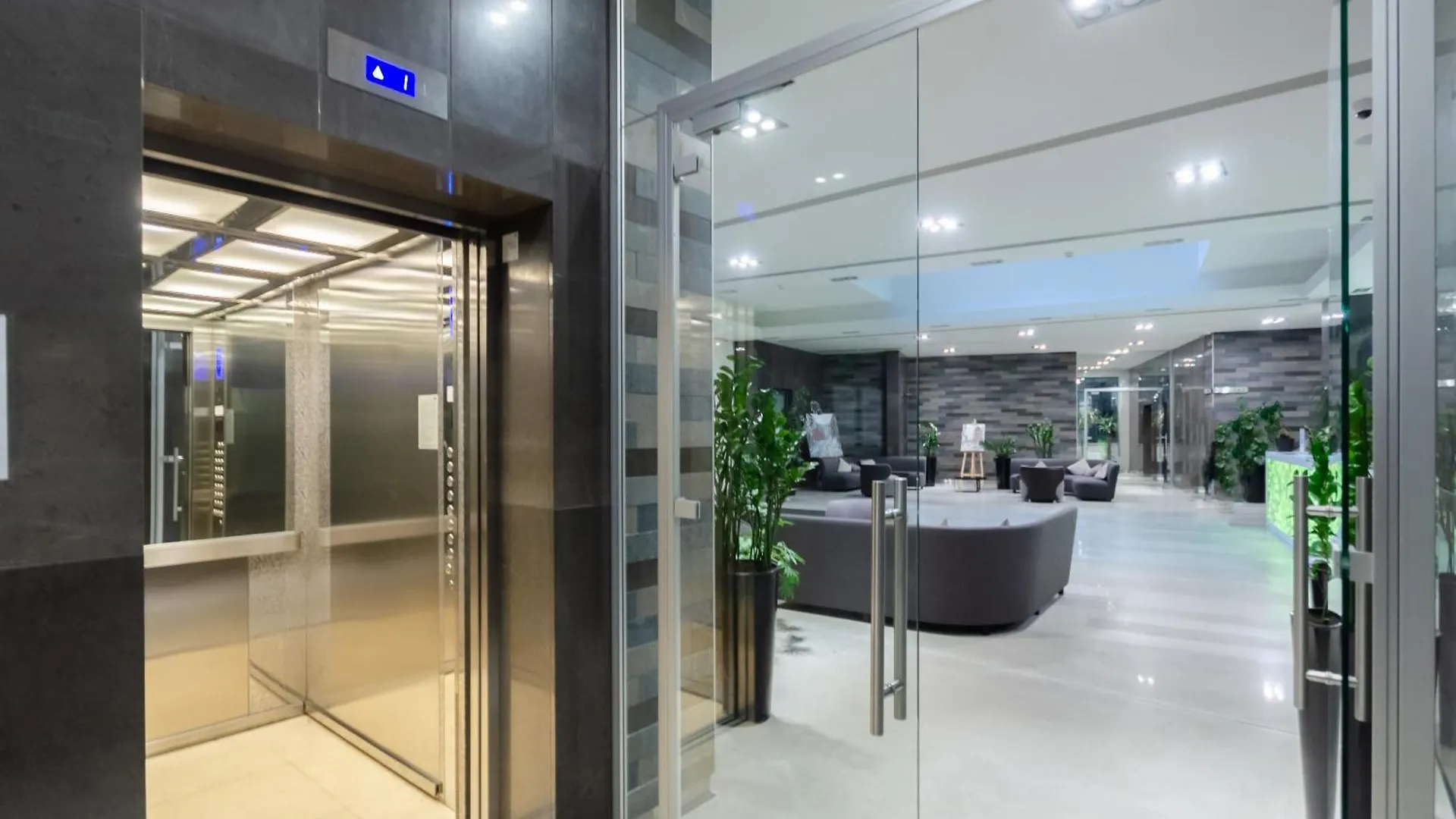 Petrovdom Apartments 8-188 In Rc Central Park ,7 John Mccain Street Kiev Ucraina