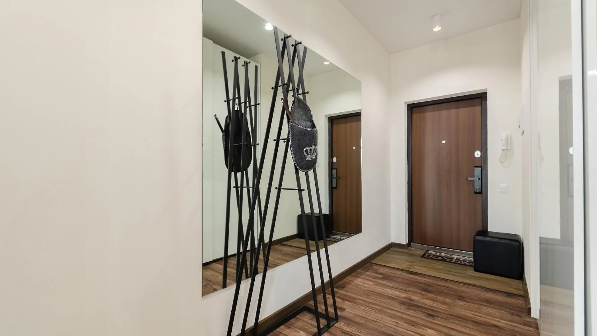 Petrovdom Apartments 8-188 In Rc Central Park ,7 John Mccain Street Kiev Ucraina