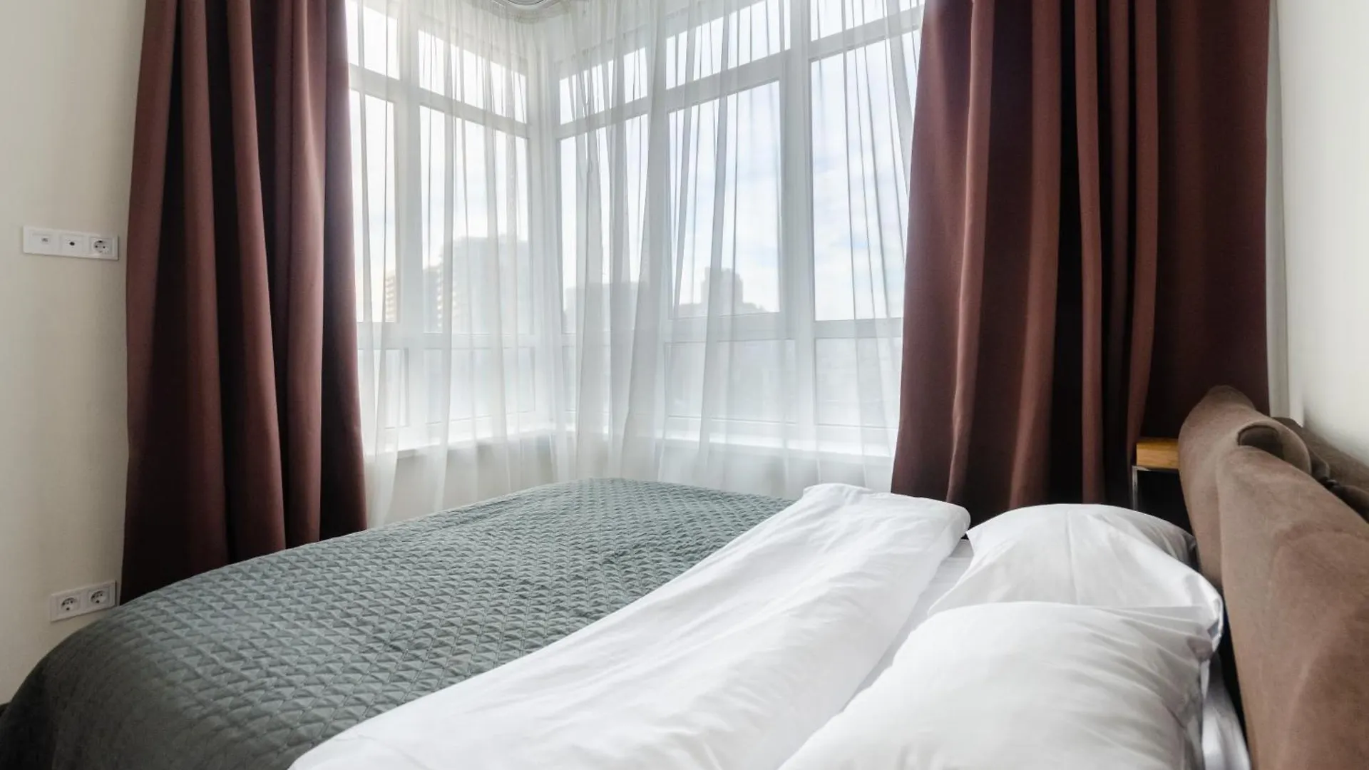 Petrovdom Apartments 8-188 In Rc Central Park ,7 John Mccain Street Kiev