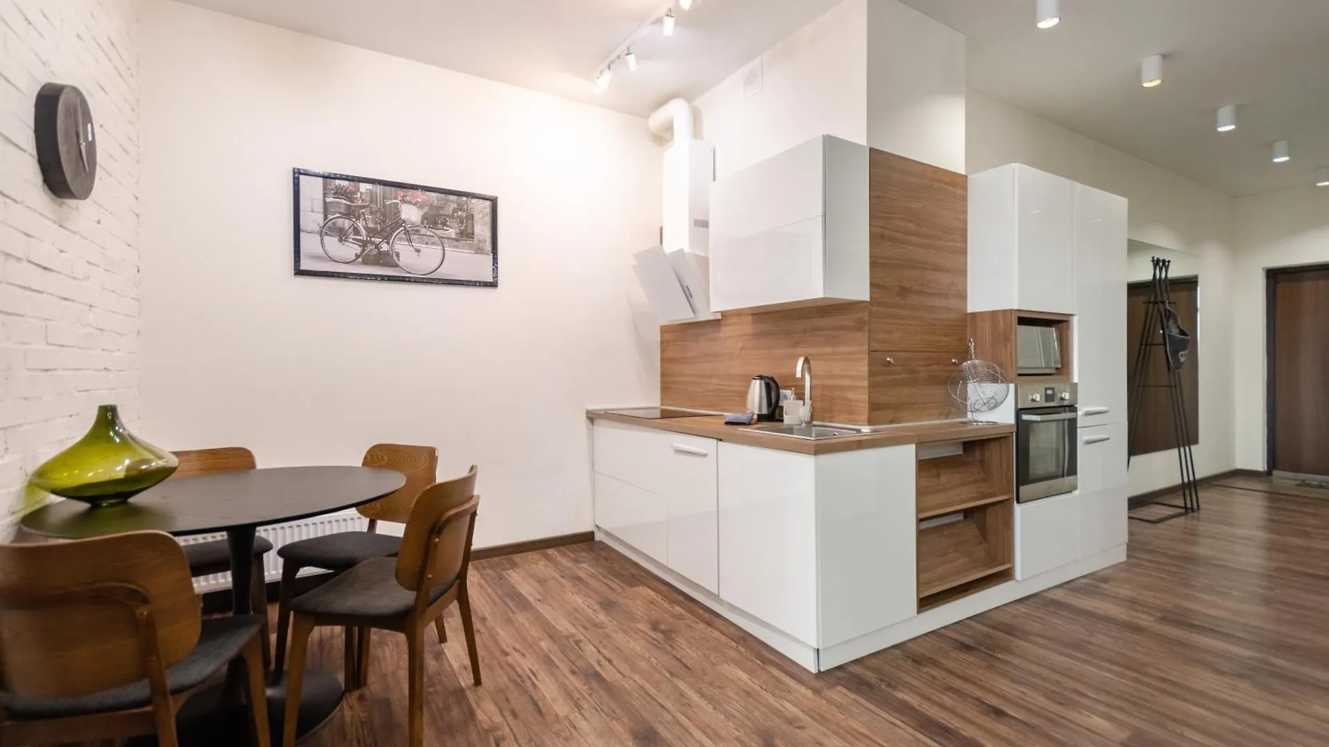 Petrovdom Apartments 8-188 In Rc Central Park ,7 John Mccain Street Kiev