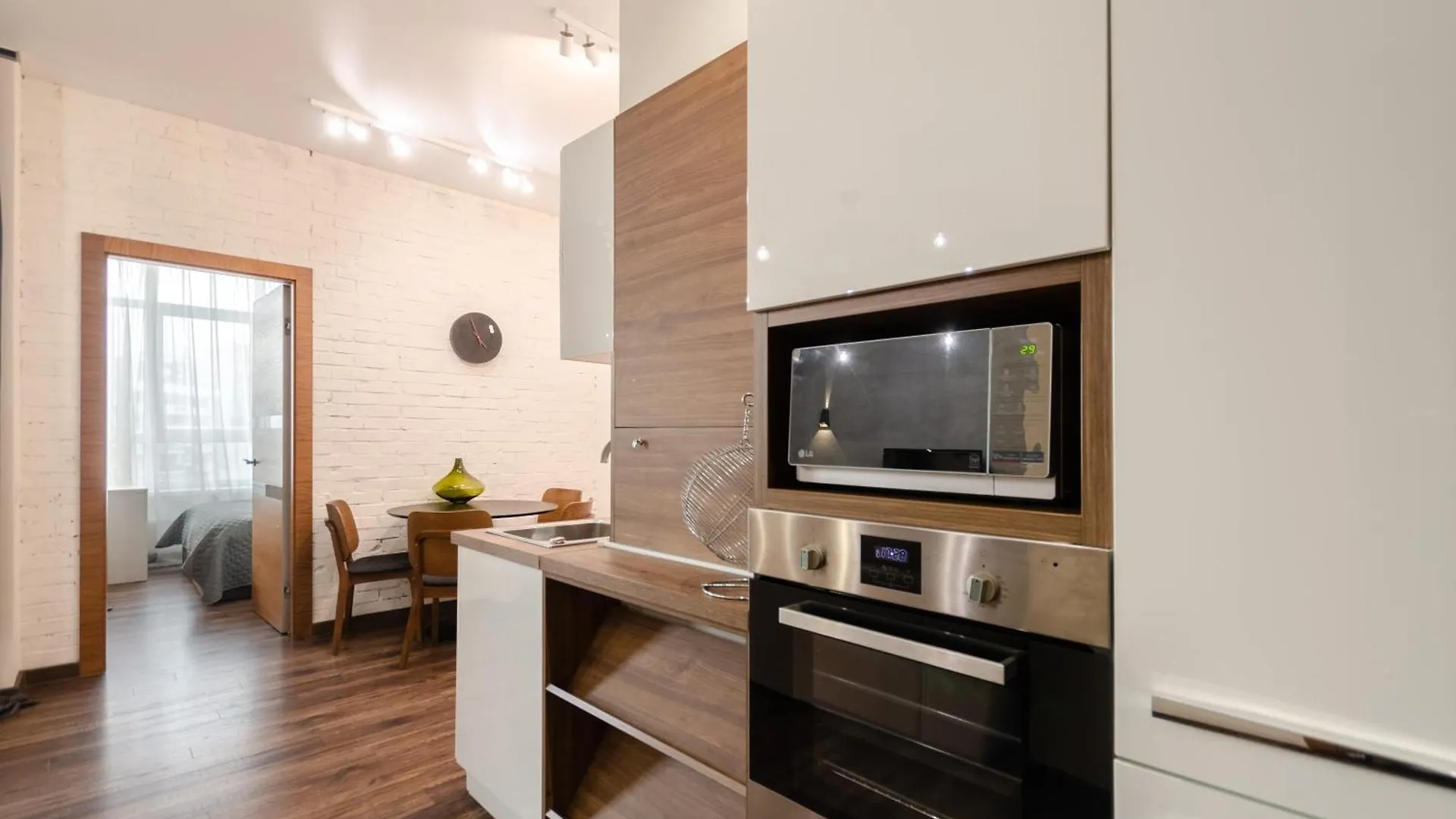 Petrovdom Apartments 8-188 In Rc Central Park ,7 John Mccain Street Kiev