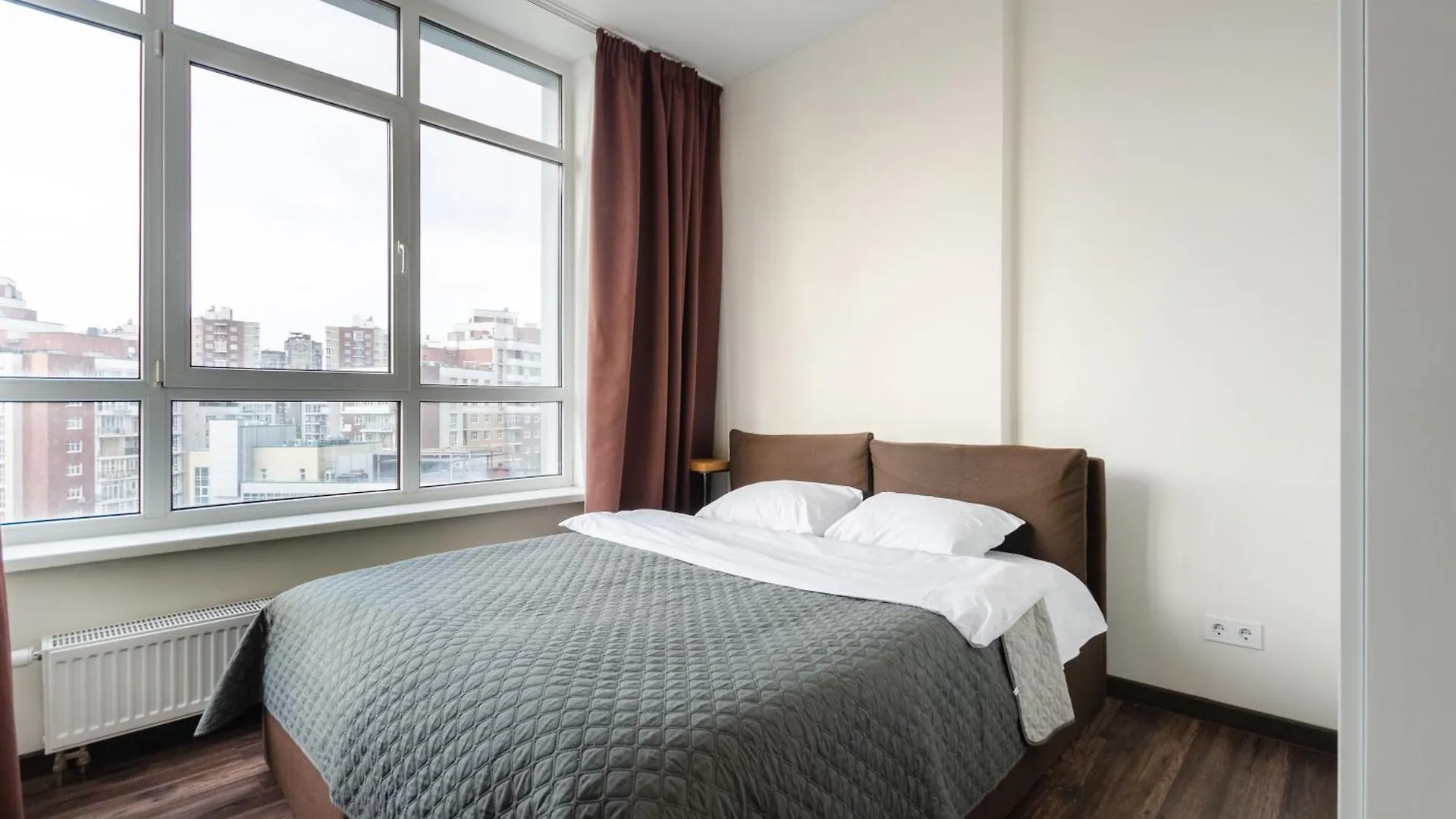 Petrovdom Apartments 8-188 In Rc Central Park ,7 John Mccain Street Kiev