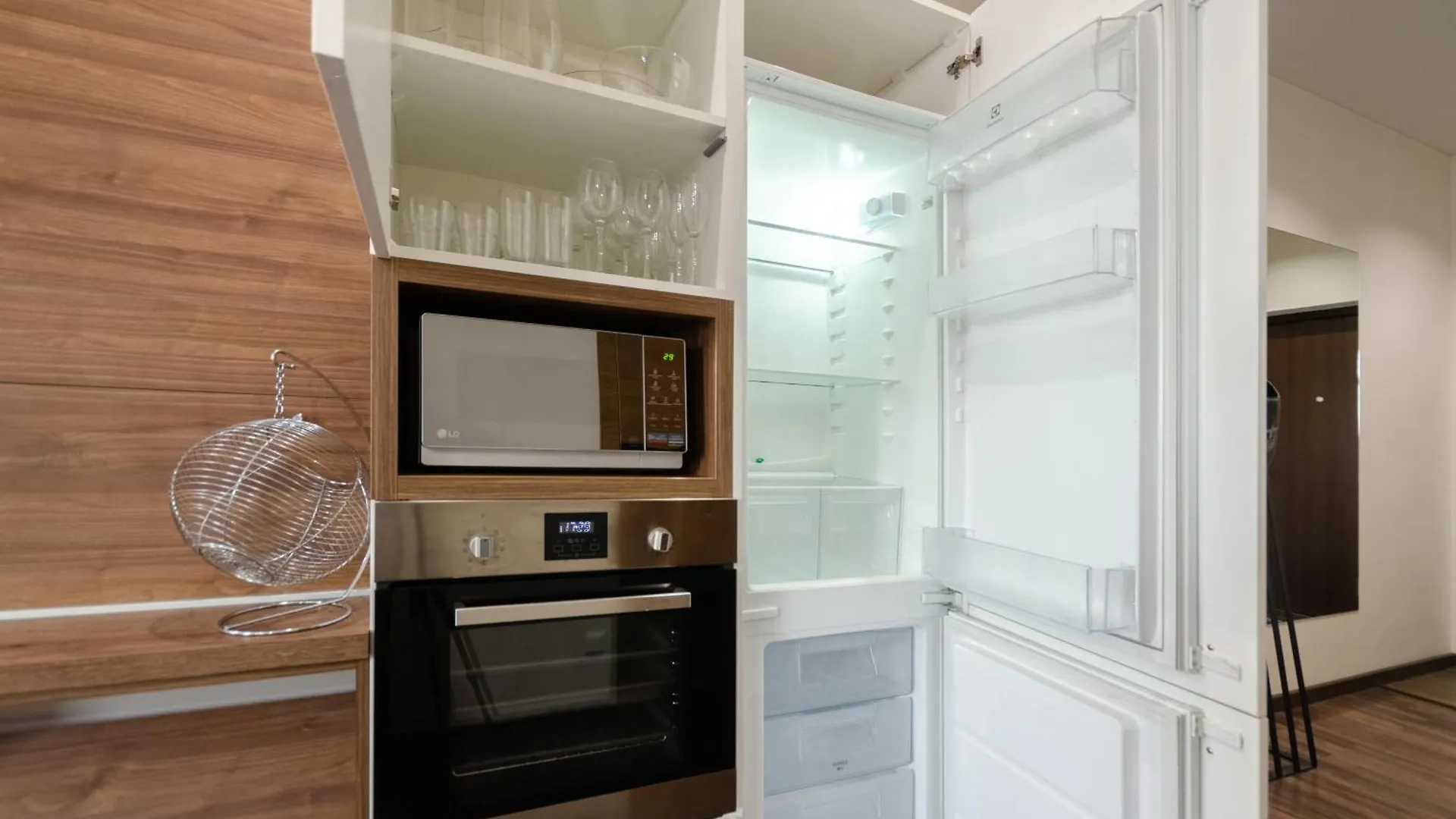 Petrovdom Apartments 8-188 In Rc Central Park ,7 John Mccain Street Kiev